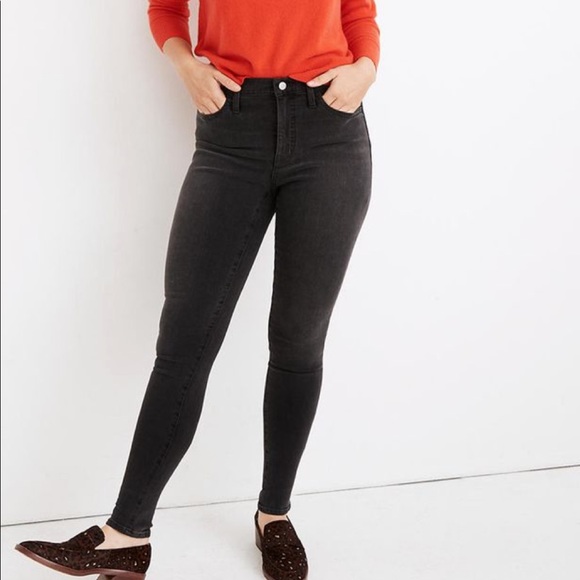 Madewell Denim - Madewell Curvy Fit High Rise Jeans in Gray, 25P